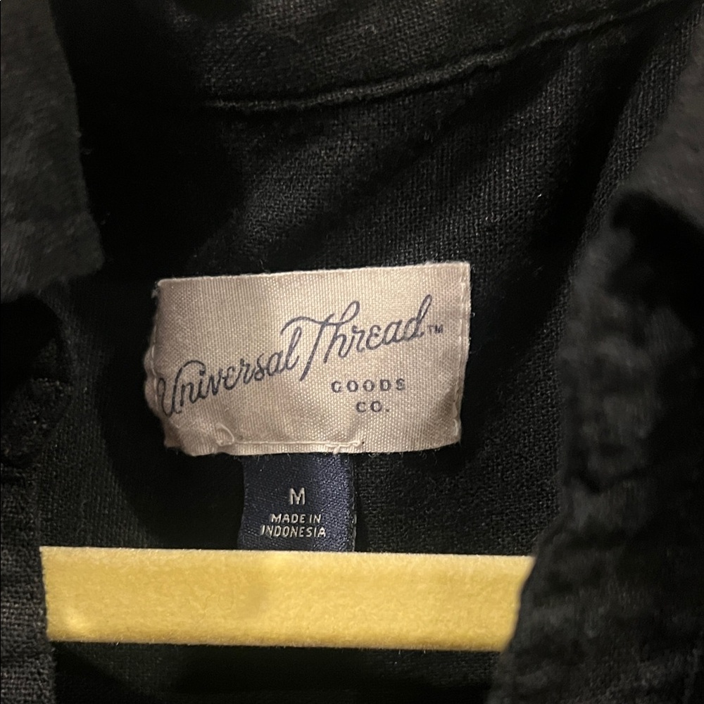 Universal Thread Black Short Sleeve Blouse - Picture 2 of 10